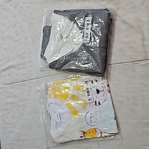 Bundle of 2 Outfits - Picture 13 of 13